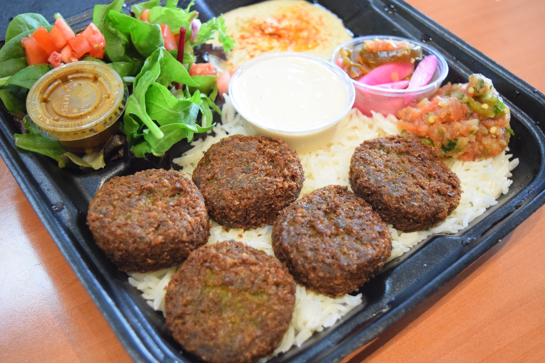 mediterranean restaurant falafel plate